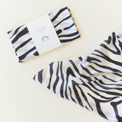 Sarah's Silks zebra játszóselyem